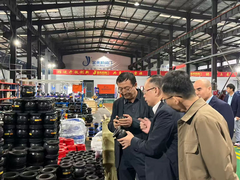 鉴企业实力谋发展新程——某水务公司领导莅临金来邦阀门西北工厂参观考察与技术交流